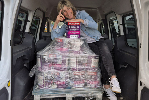 The exterior paint has arrived: loads of it!